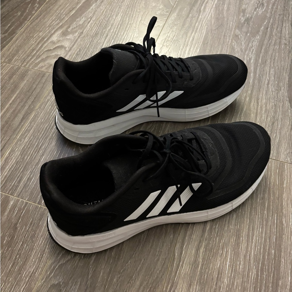 EUC Adidas Men’s Size 11 Duramo 10 Running Shoes in Black and White